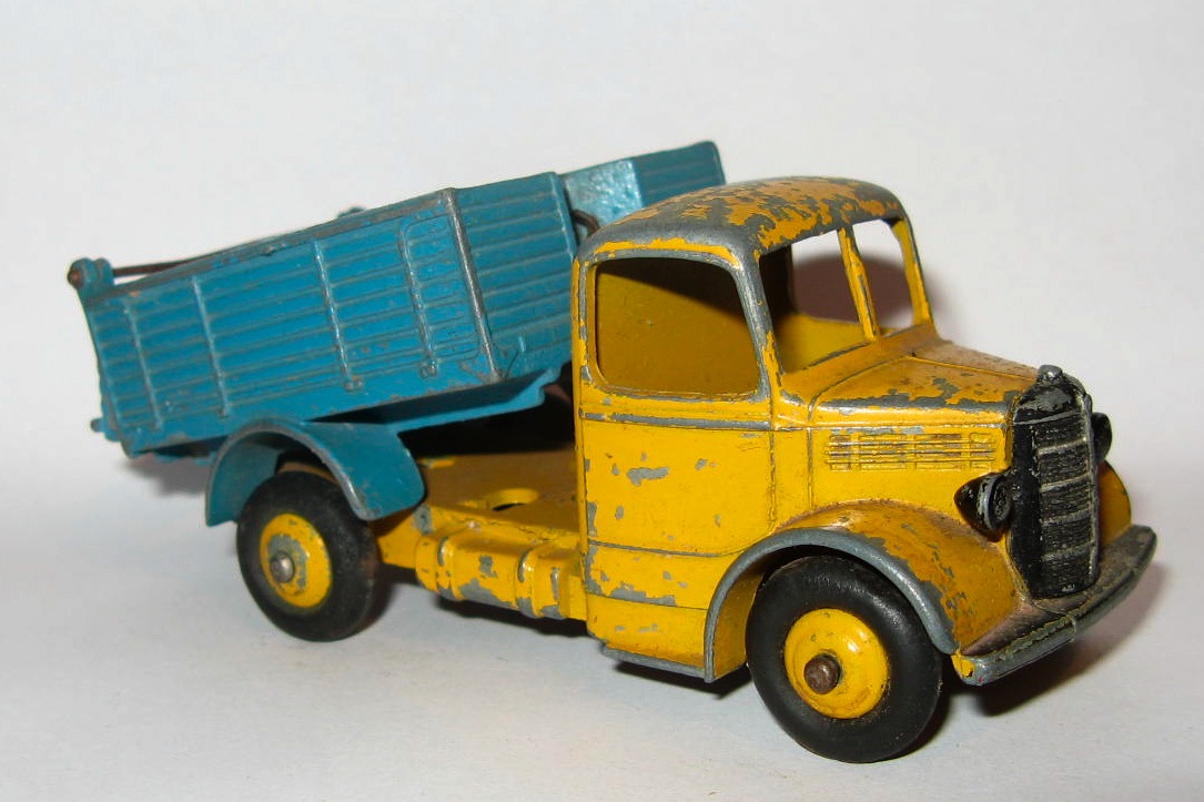 25M Bedford End Tipper.jpg